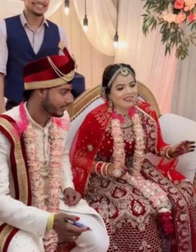 Düğün sırasında imzaladılar! Evlenen çiftin kabul ettiği maddeler hayli ilginç