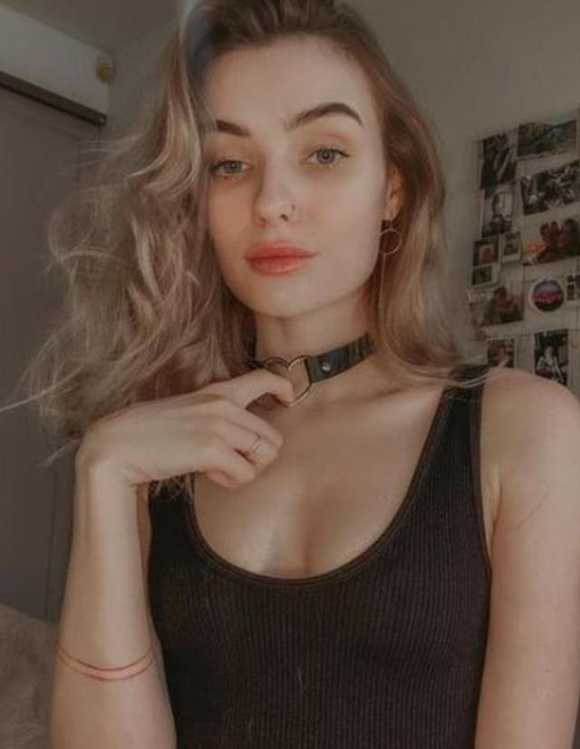 Ukraynalı kadınlar orduya destek olmak için çıplak fotoğraflarını sattılar