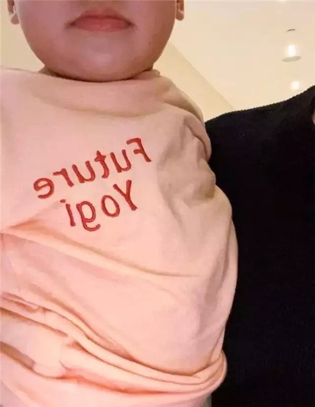 Bebeğinin Fotoğrafını İlk Kez Paylaştı!