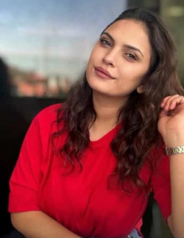 Kübra Karadeniz (26)