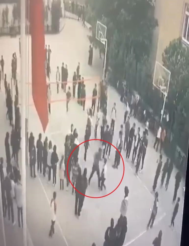 Öğrencisini feci şekilde döven öğretmene komik ceza