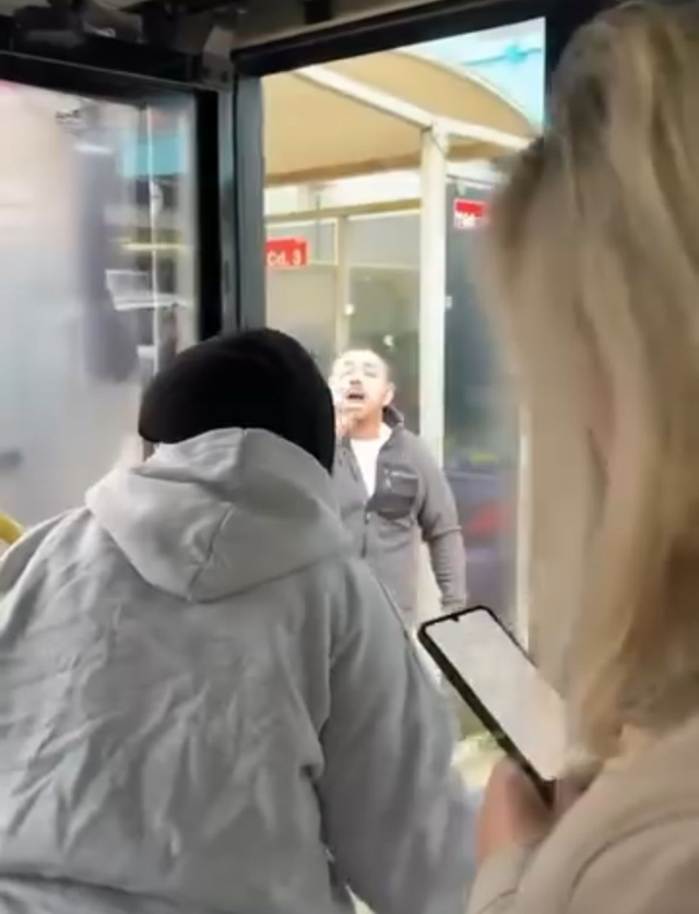 Yolculara küsen otobüs şoföründen olay hareket! Ne kadar dil döküldüyse de nafile