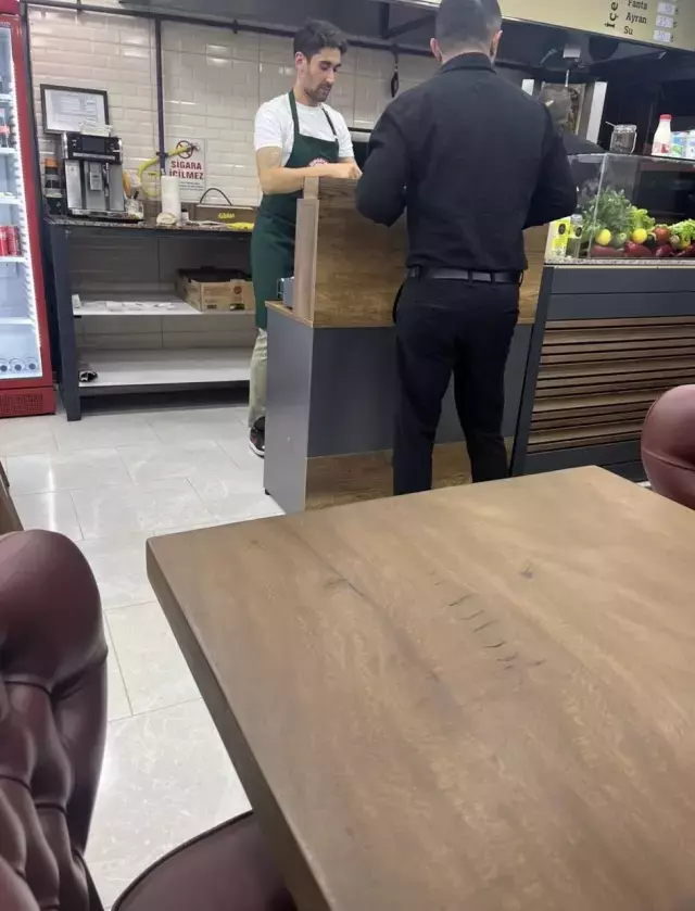 Süper Lig devinde oynamıştı! Futbolu bırakıp dönerci dükkanı açtı