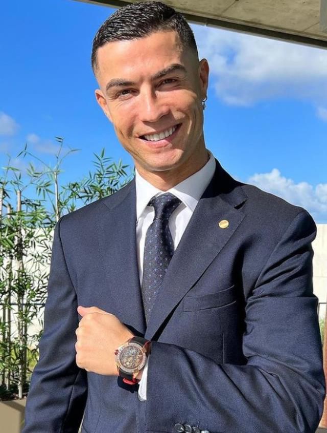 Dünya, Cristiano Ronaldo'nun paylaşımını konuşuyor! Yeni takımı taktığı saatte gizli