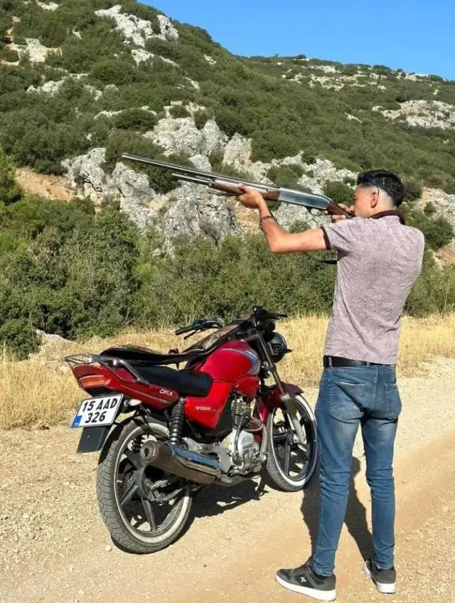 Domuz avında arkadaşı tarafından vurulan genç hayatını kaybetti