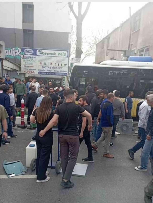 Kontrolden çıkan İETT otobüsü, kaldırımda yürüyen yayalara çarptı
