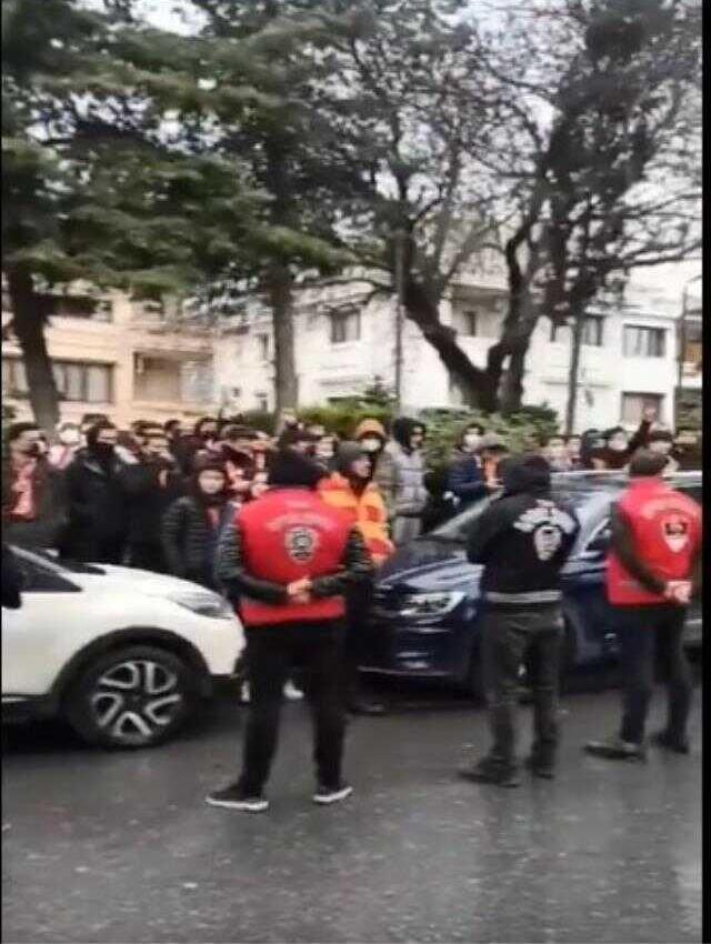 Florya'da hareketli saatler! Taraftarlar, Fatih Terim'i bekliyor