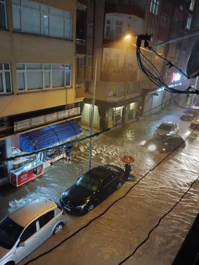 Ordu'da sağanak sele dönüştü, ev ve iş yerlerini su bastı