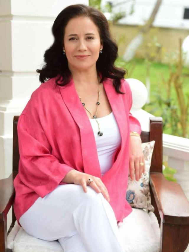 Şebnem Dönmez ve Servet Pandur, Kızılcık Şerbeti'nin kadrosuna dahil oluyor