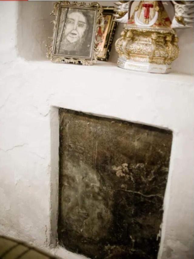 Evin mutfağındaki Hz. İsa görüntüsü tüyler ürpertti! Sildikçe kendisini yeniliyor