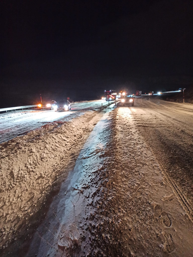 Sivas, nisan ayında eksi 17 derece ile buz kesti