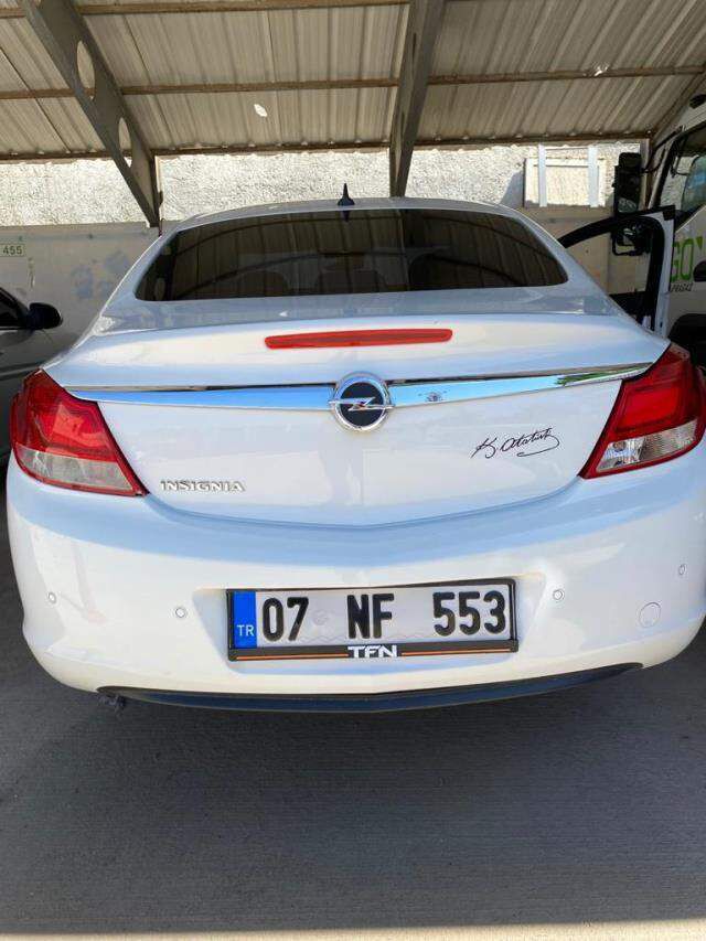 İnternet sitesi üzerinden otomobilini satmak isteyen öğretmen, attığı imzayla tüm birikimlerini kaybetti