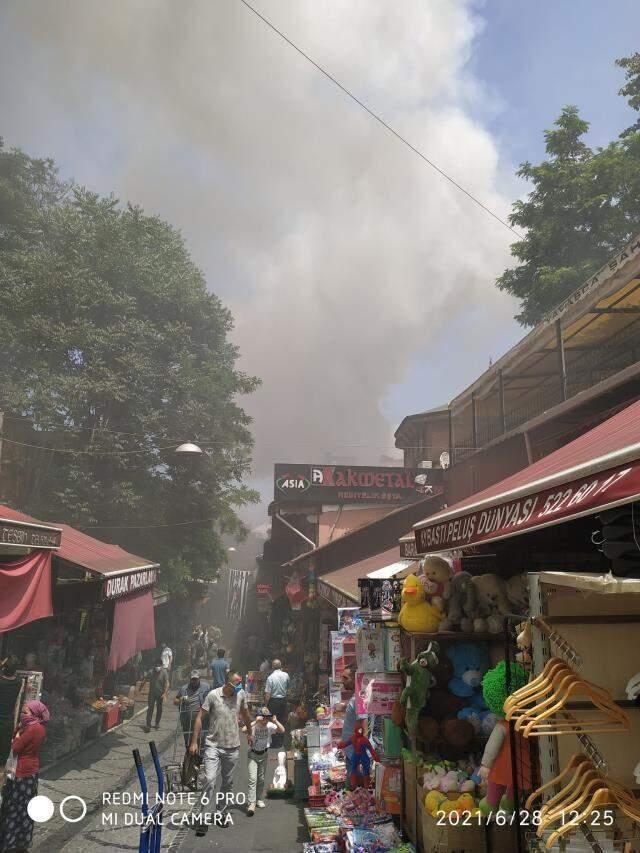 İstanbul'da oyuncak deposunda yangın! Olay yerine ekipler sevk edildi