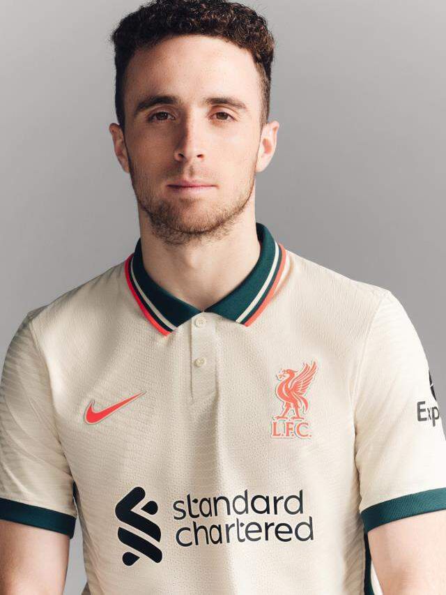 Yeni sezon formasında büyük değişim yapan Liverpool, forma kültüründe devrim başlattı