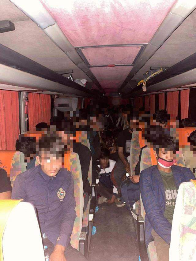 Polis ekipleri şüphelenince durdurdu! İstanbul'un dibinde 68 Afgan göçmen yakalandı