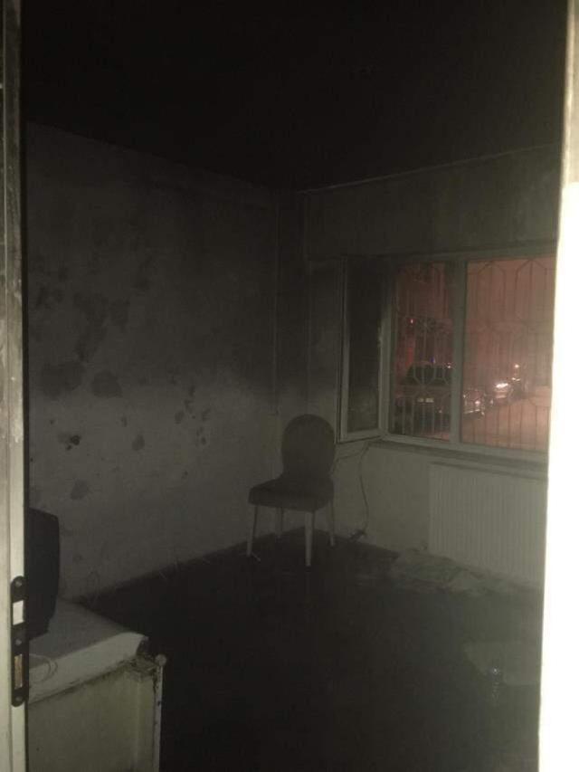 Ağzında sigarayla ağır bir uykuya dalan vatandaş yaşadığı evi yaktı