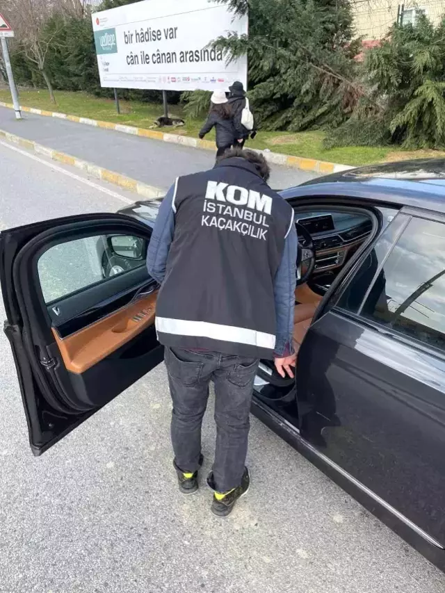 Piyasaya değerleri dudak uçuklattı! İstanbul emniyetinden 'lüks otomobil' kaçakçılarına operasyon