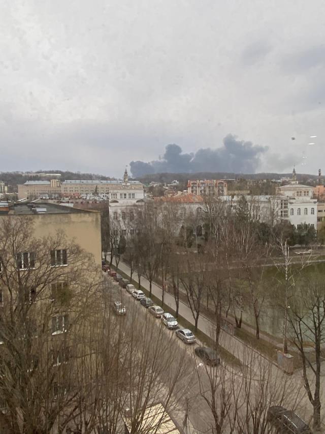 Ukrayna'nın Lviv kentinde art arda patlamalar: Sığınaklarda kalın