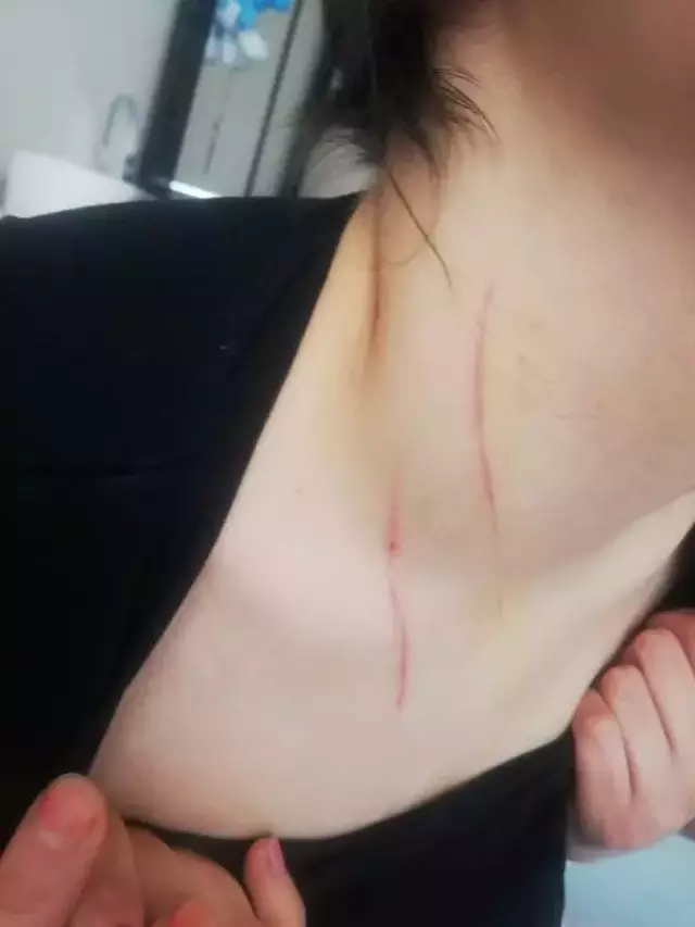 Rezidans dairesinde genç kıza 'Bakire misin?' diye sorup cinsel organına dokunmuşlar