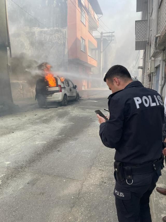 Son Dakika! Bursa'da Yunuseli Havalimanı yakınlarında tek motorlu bir uçak düşerek yanmaya başladı
