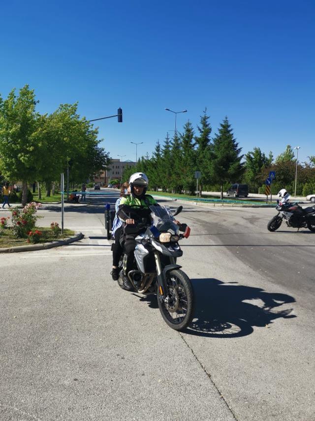 Öğrenciler sınava geç kaldı, tüm ümitlerin bittiği noktada polisler yardıma koştu