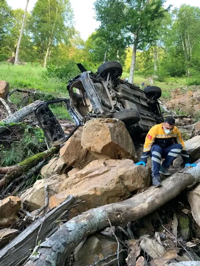 Kızının davetiyelerini dağıtmaya giden baba, uçurumun dibinde ölü bulundu