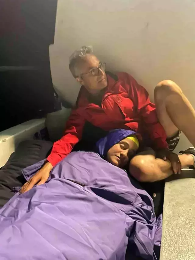 Bodrumlu Aysu, Manş Denizi'ni geçen en genç Türk yüzücü oldu