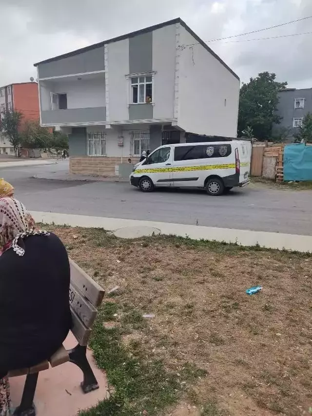 Temizlediği esnada ateş alan silahla eşinin ölümüne neden oldu