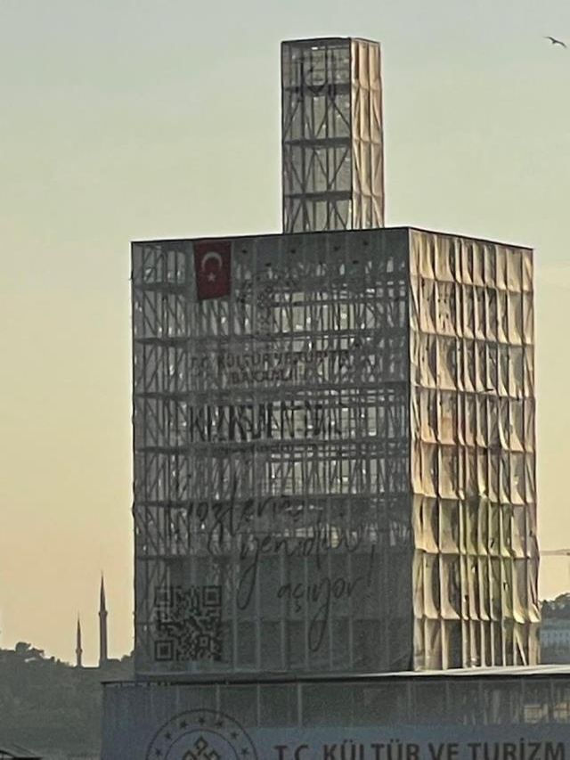 Restorasyonda olan Kız Kulesi'nin son görüntüleri sosyal medyada gündem oldu