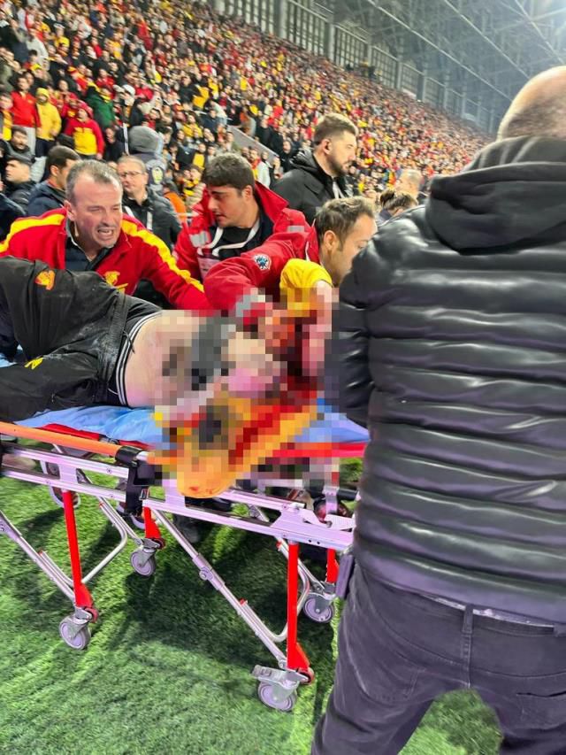 Kaleciye korner direğiyle saldırılan İzmir derbisinde olaylar nasıl başladı? İşte yaşananlar