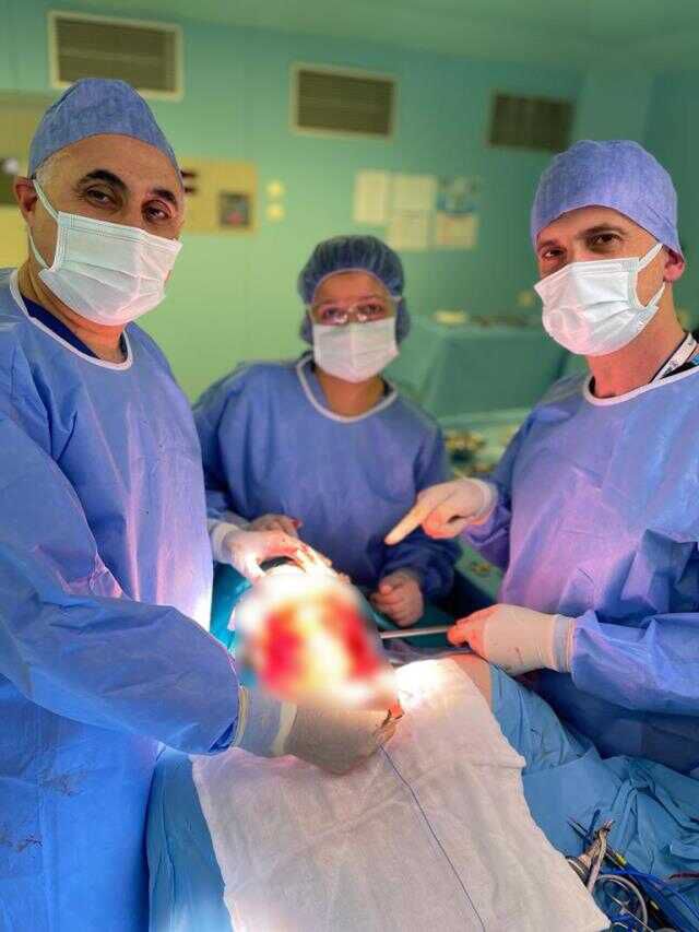 Kırık dişini önemsemeyen genç adam hızla yayılan dil kanserine yakalandı
