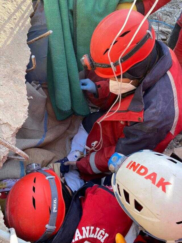 Kahramanmaraş'ta 222'nci saatte enkazdan sağ çıkarıldı