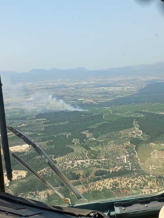 İzmir'de Orman Yangını: 5 Helikopter, 2 Uçak Bölgede