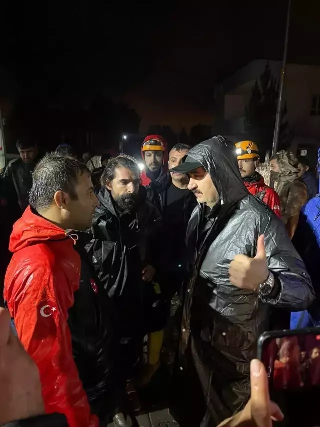 Batman'da sele kapılan kadın hayatını kaybetti, 3 çocuk kayboldu