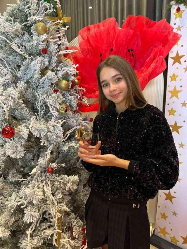 Ekranların minik yıldızları Çocuk Ödül Gecesi'nde ödüllerini aldı