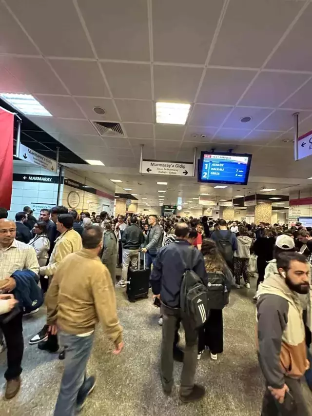 Marmaray'da intihar! Kendini raylara bırakan kadın yaşamına son verdi