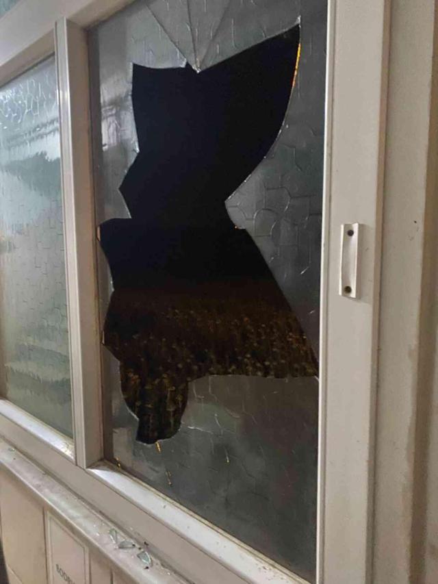 Genç kıza taciz haberini duyanlar sokağa indi! Yabancı uyruklular ilçeden tahliye edildi