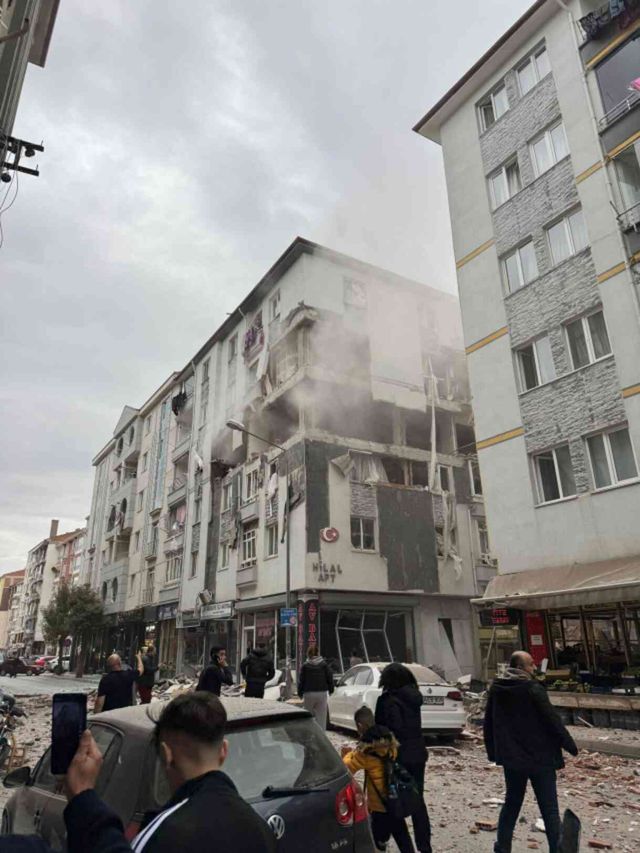 Çorum'daki doğal gaz patlamasında ilk görüntüler