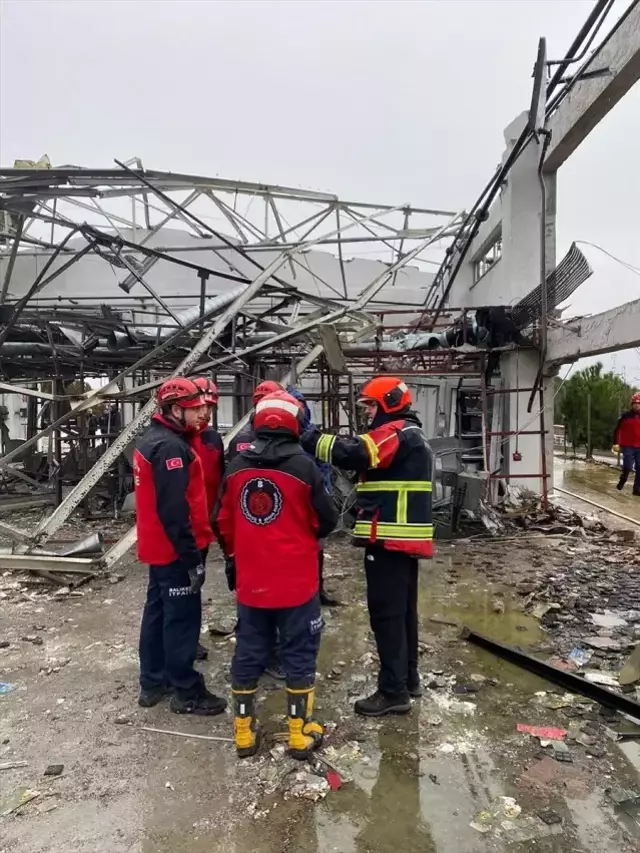 Bakan Yerlikaya: Balıkesir'deki mühimmat fabrikasındaki patlamada 11 kişi vefat etti