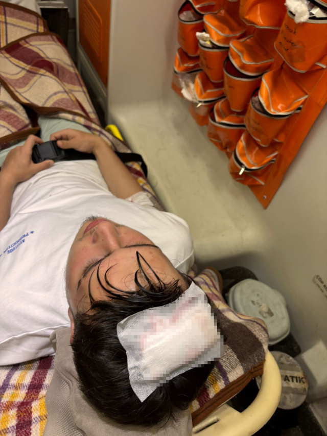 Arkadaşların 'kemer' oyunu hastanede bitti