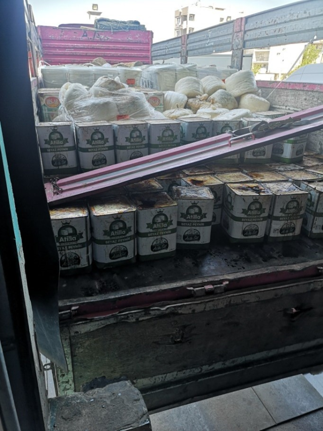 Yakalanmasalar vatandaşa yedireceklerdi! 7 ton bozulmuş peynir imha edildi