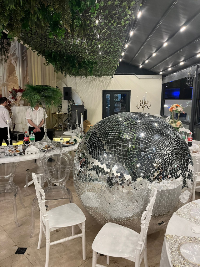 Kına gecesinde dev disko topu düştü, gelin dahil 3 kişi yaralandı