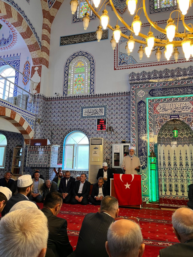Aile üyeleri Kur'an-ı Kerim ve Türk bayrağının altından geçti, iki yıllık husumet son buldu