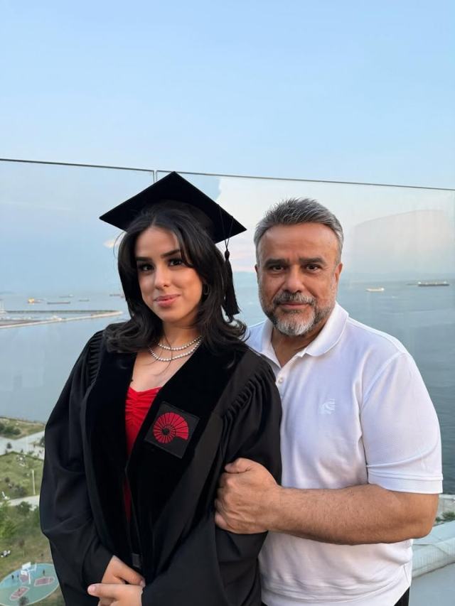 Ünlü Sanatçı Bülent Serttaş'ın Gurur Dolu Anları