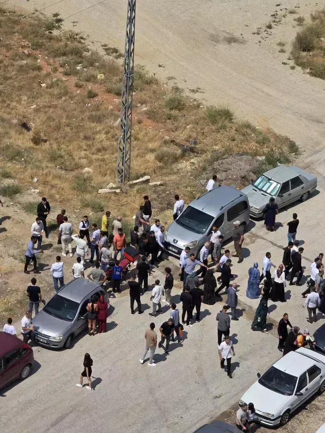 Düğünde kavga çıkardı, ihbara gelen polis aracına saldırdı