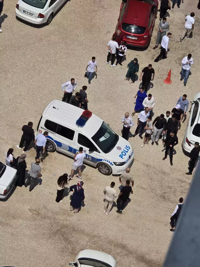 Düğünde kavga çıkardı, ihbara gelen polis aracına saldırdı