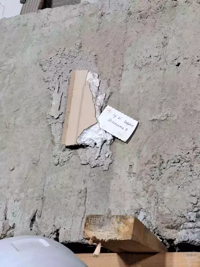 Kocaeli'de Çöken Binada Aile Bireylerine Ulaşıldı: 2 Çocuk ve Baba Hayatını Kaybetti