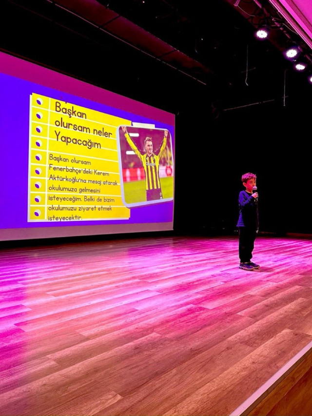 'Başkan olursam okula getireceğim' demişti! Kerem Aktürkoğlu'ndan minik taraftara müjde