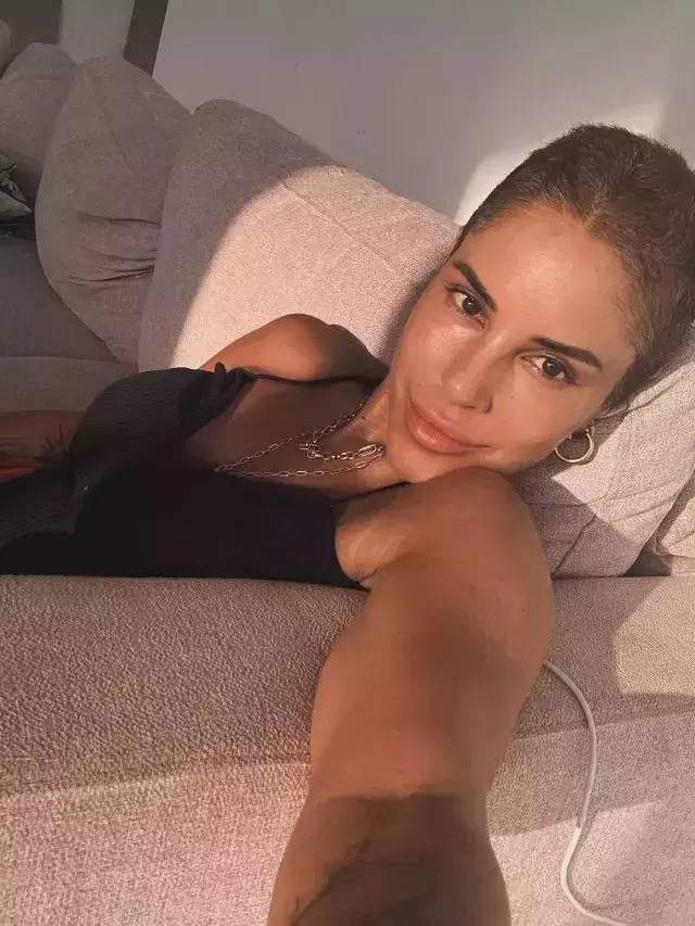 Kanserle mücadele eden Irmak Ünal saçlarını kazıttığı anları yayınladı