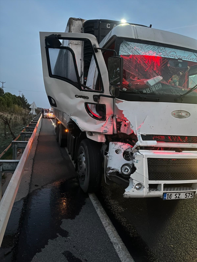 Manisa'da Zincirleme Trafik Kazası: 2 Ölü